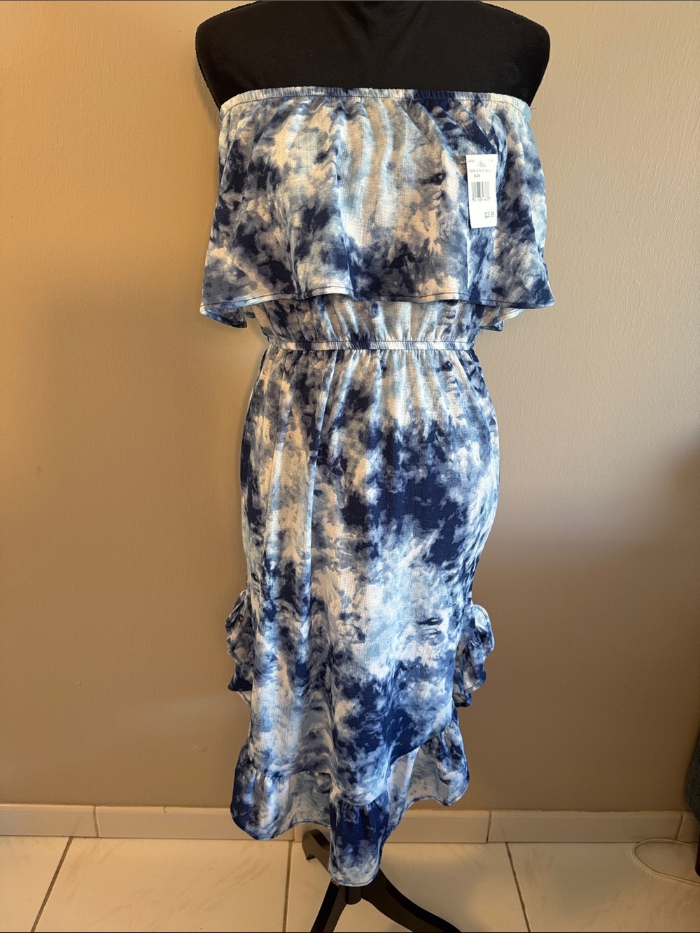 Full Circle Trends Blue Ruffle Strapless dress